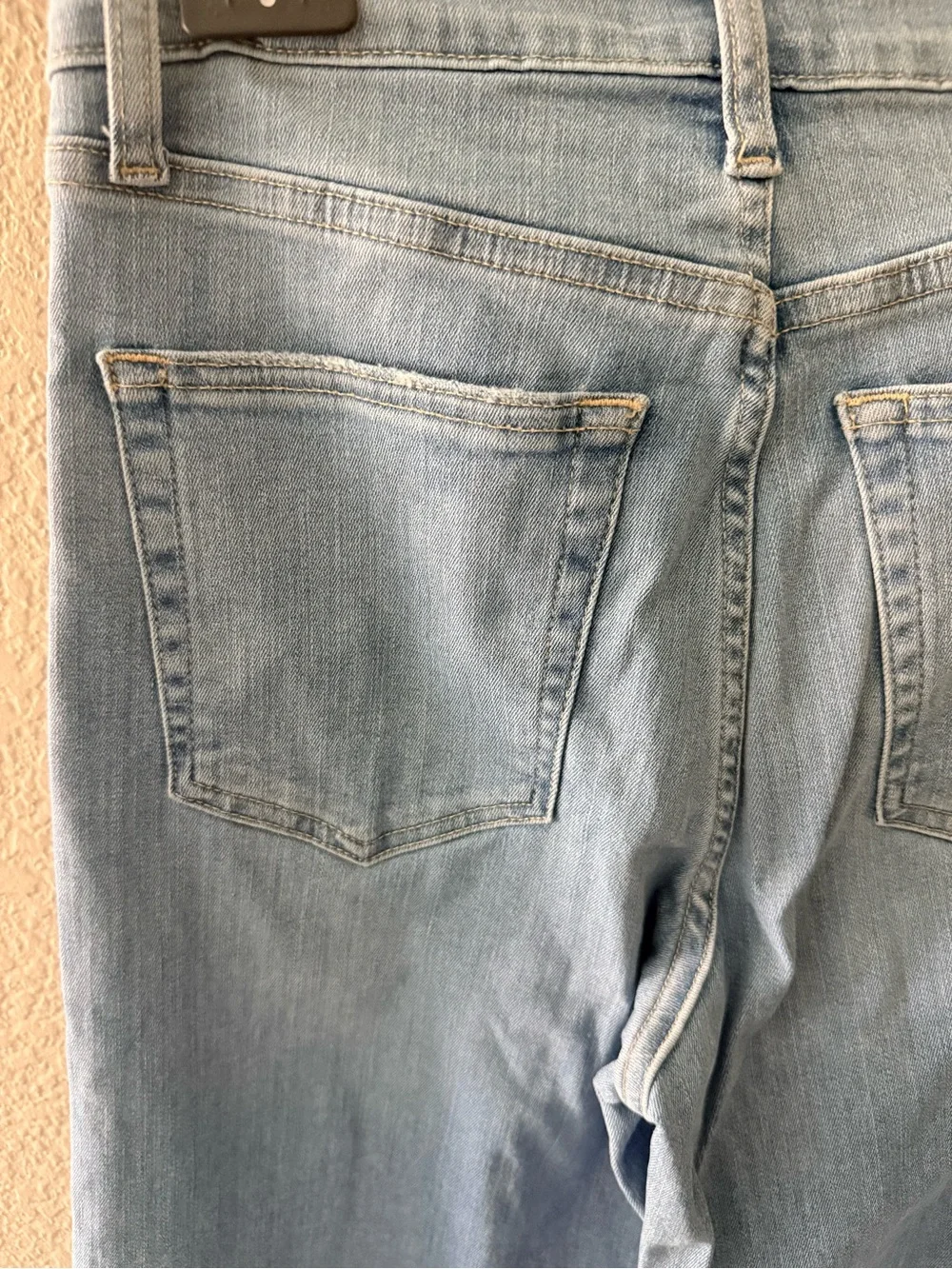 FRAME High Rise Light Wash Wide Leg Raw Hem Jeans Size 26